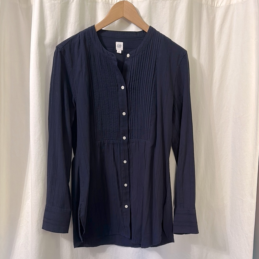 GAP Women's Navy Blue Button-Down Shirt